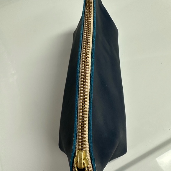 NWOT Portland Leather Deep Water makeup bag. - Picture 3 of 4